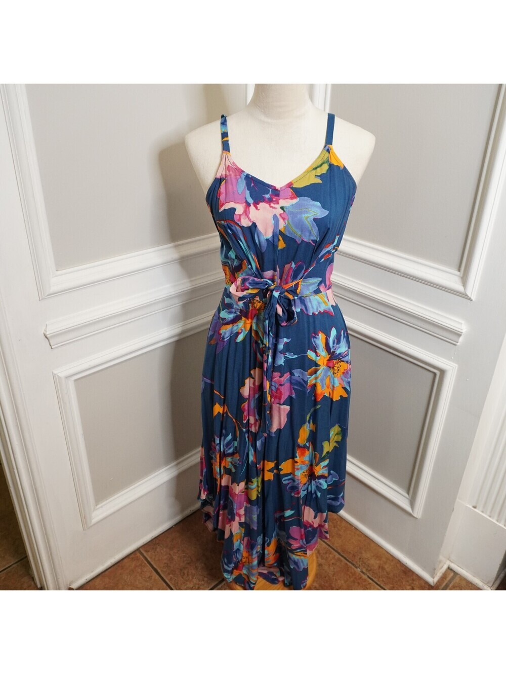 Floral Blue Sleeveless Jumpsuit with Tie Waist